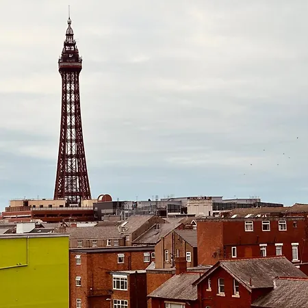 Winter Gardens Flat 4 Tower View Family Apartment Blackpool Exterior photo