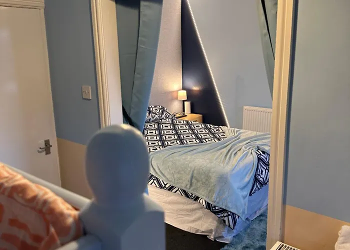 Winter Gardens Flat 4 Tower View Family Apartment