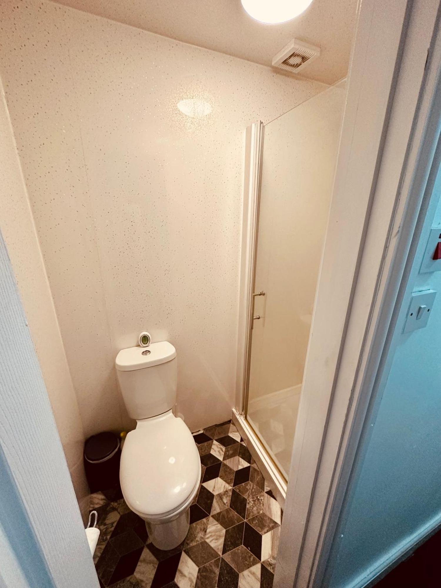 Winter Gardens Flat 4 Tower View Family Apartment *